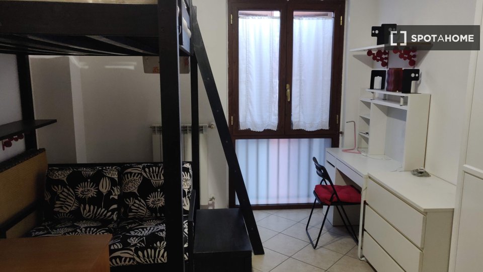 Double room Milan, 2 beds — photo 5