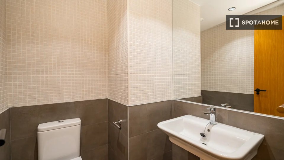 Double room Madrid, 4 beds — photo 10