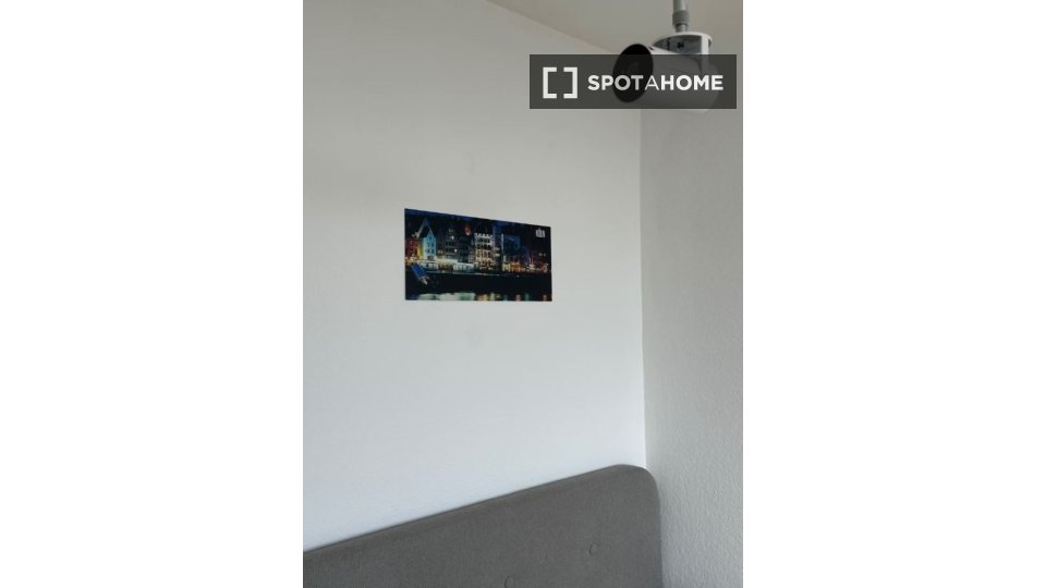 Double room Cologne, 4 beds, 86m² — photo 12