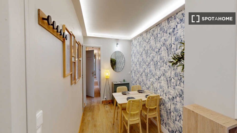 Double room Paris, 5 beds, 100m² — photo 2