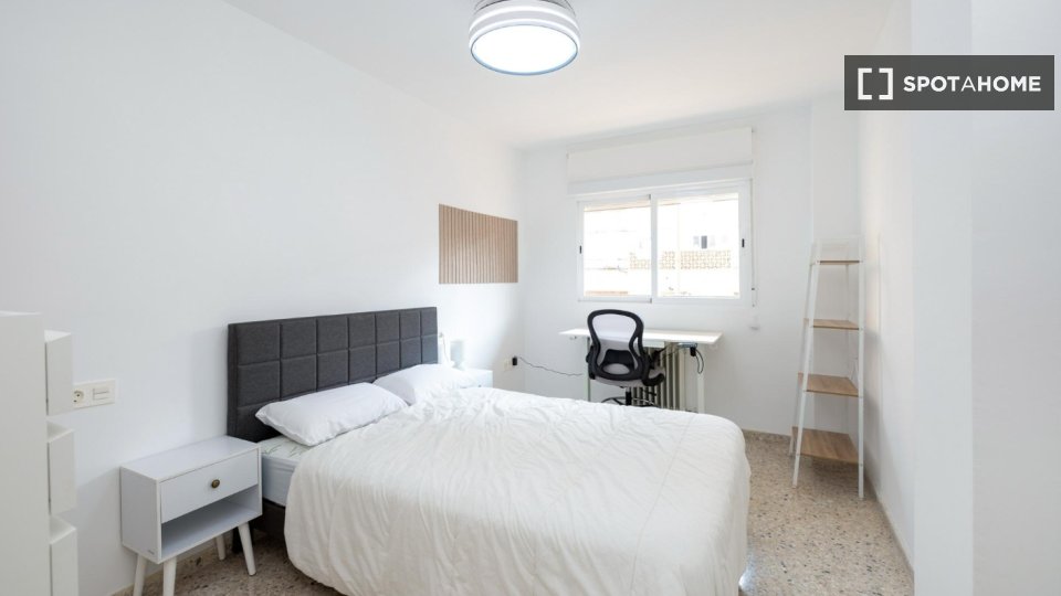 Double room Granada, 5 beds, 150m² — photo 4