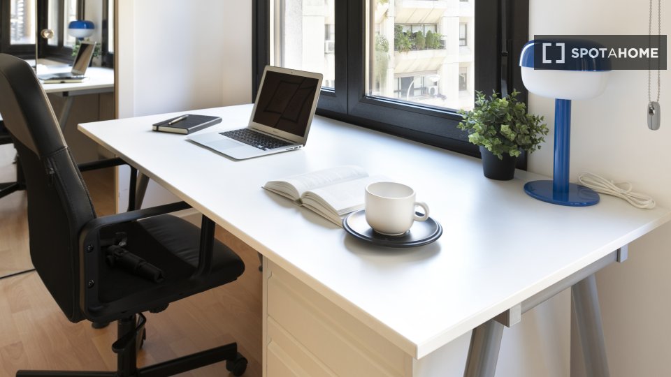 Double room Madrid, 6 beds, 150m² — photo 18