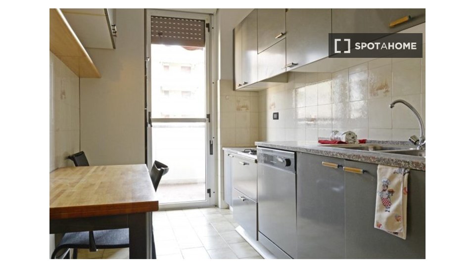 Double room Milan, 5 beds — photo 11