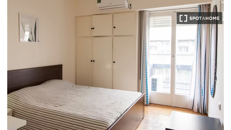 Double room Athens, 5 beds — photo 14