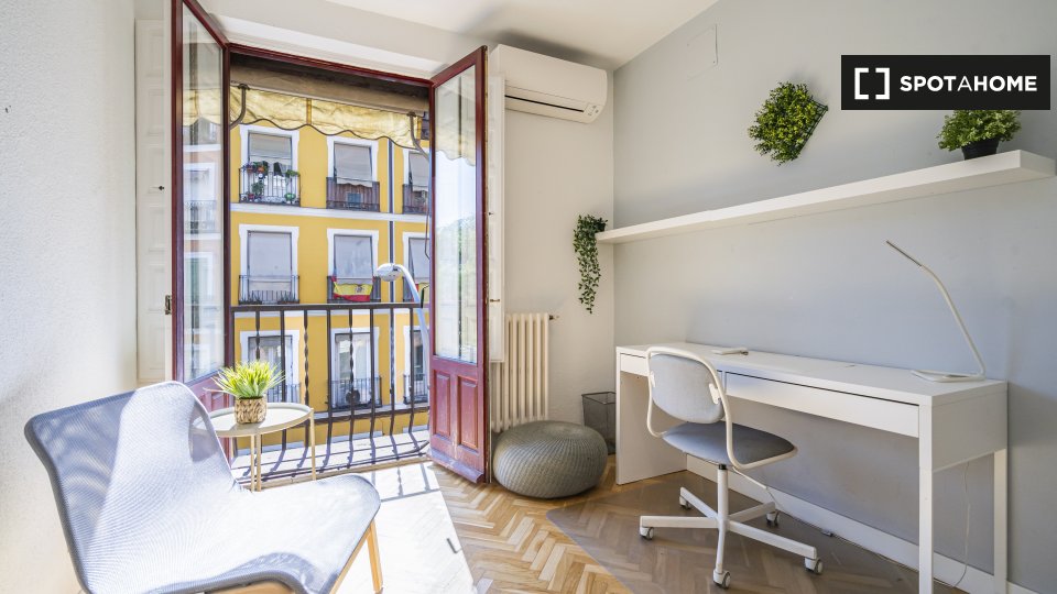 Double room Madrid, 7 beds — photo 15