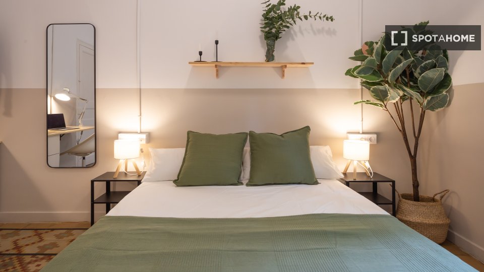 Double room Barcelona, 4 beds, 90m² — photo 11