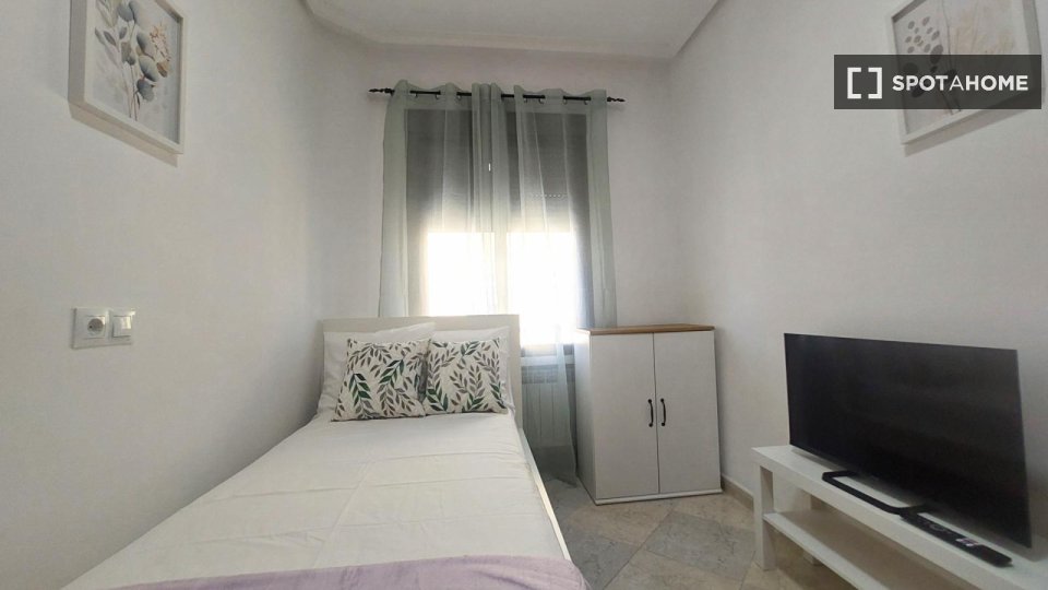 Double room Madrid, 4 beds, 95m² — photo 22