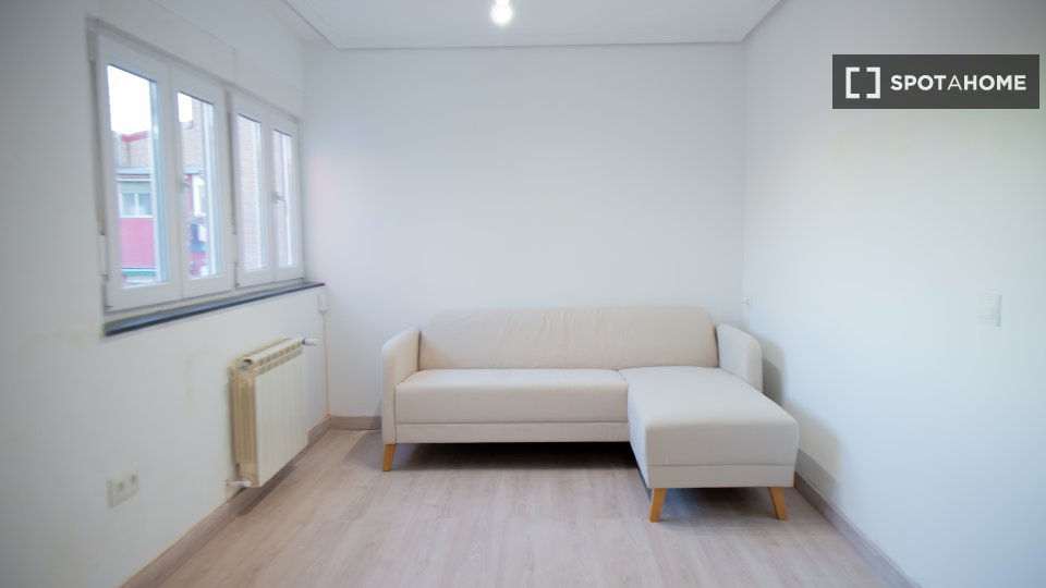 Double room Madrid, 4 beds, 95m² — photo 2