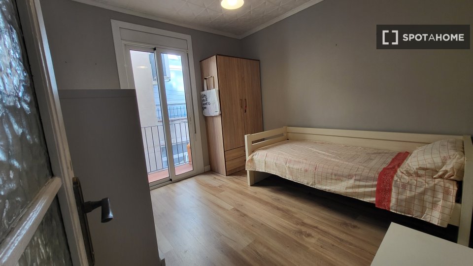 Double room Barcelona, 2 beds — photo 12