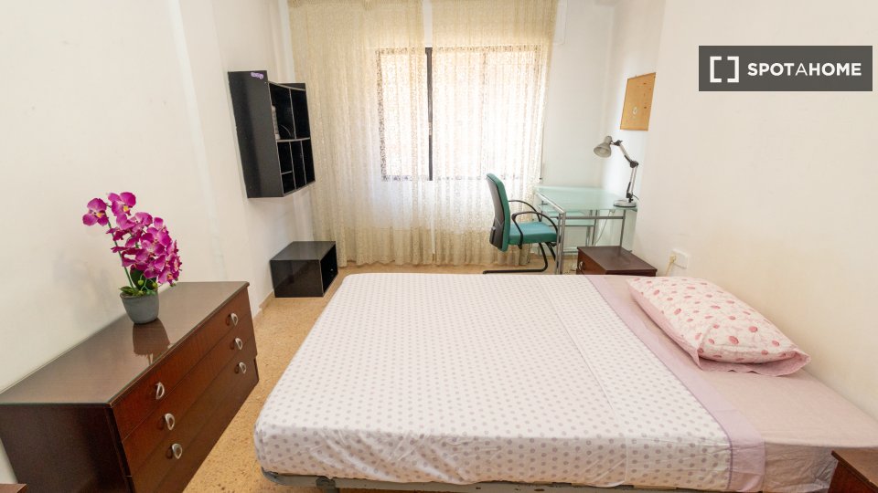 Double room Valencia, 4 beds — photo 19