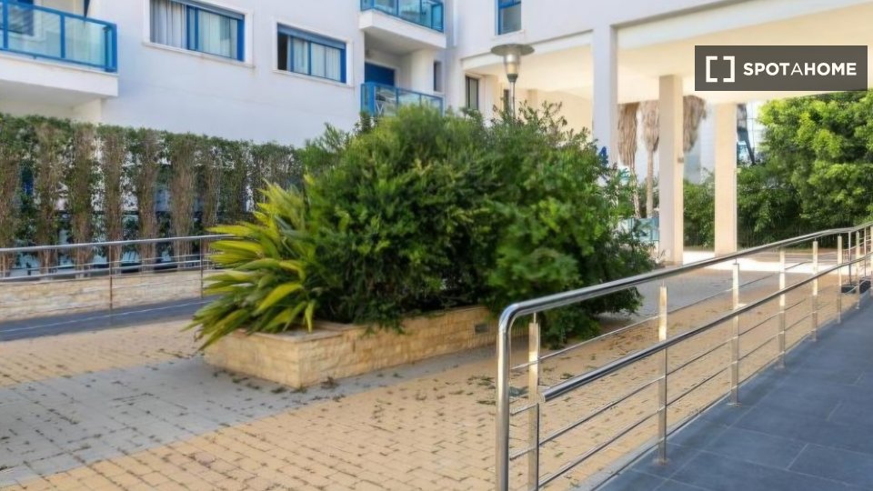 Double room Alicante, 2 beds, 70m² — photo 4