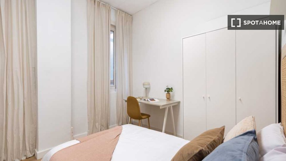 Double room Madrid, 12 beds — photo 5