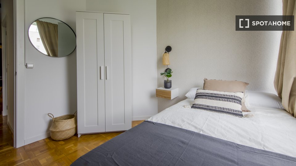Double room Madrid, 9 beds, 190m² — photo 12