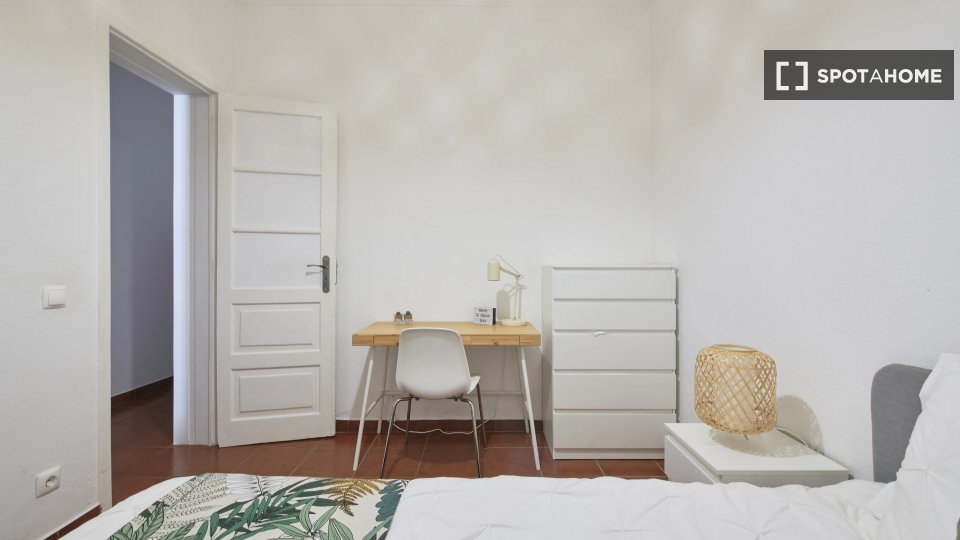 Double room Lisbon, 4 beds — photo 3