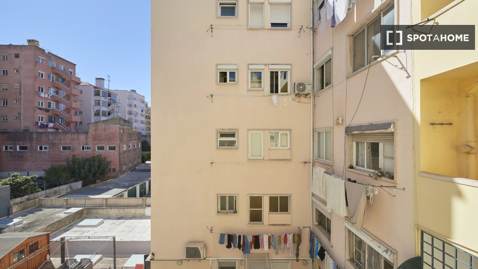Double room Lisbon, 6 beds — photo 5