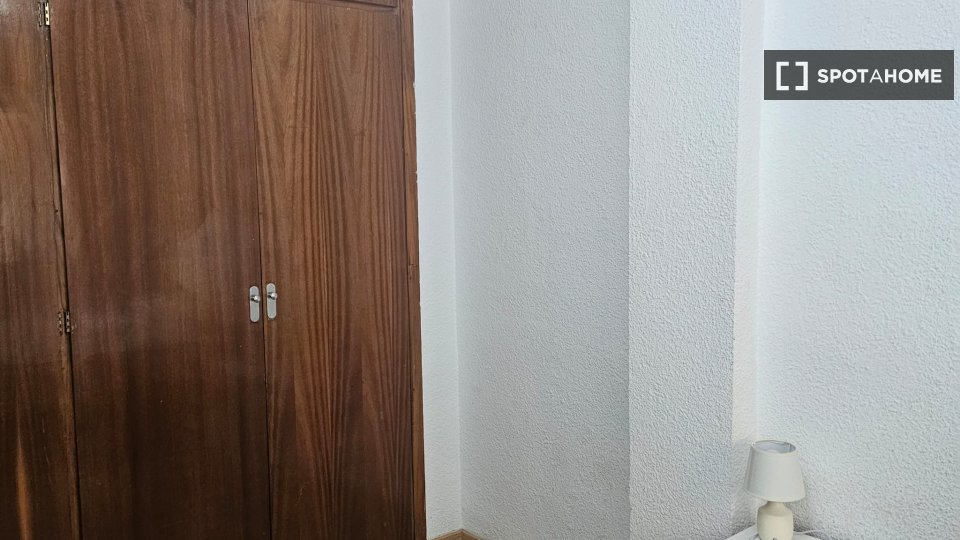 Double room Granada, 4 beds — photo 15