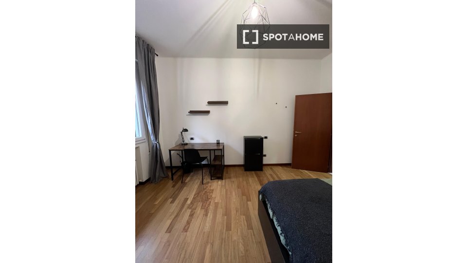 Double room Bologna, 2 beds — photo 20