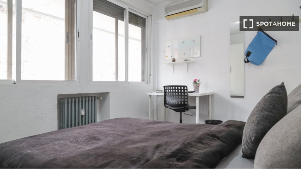 Double room Madrid, 7 beds, 115m² — photo 11