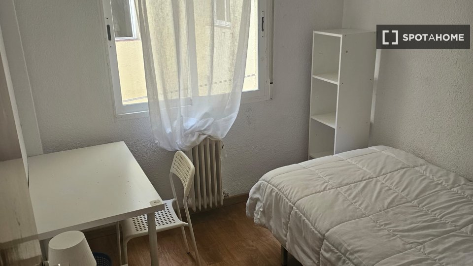 Double room Granada, 4 beds — photo 10