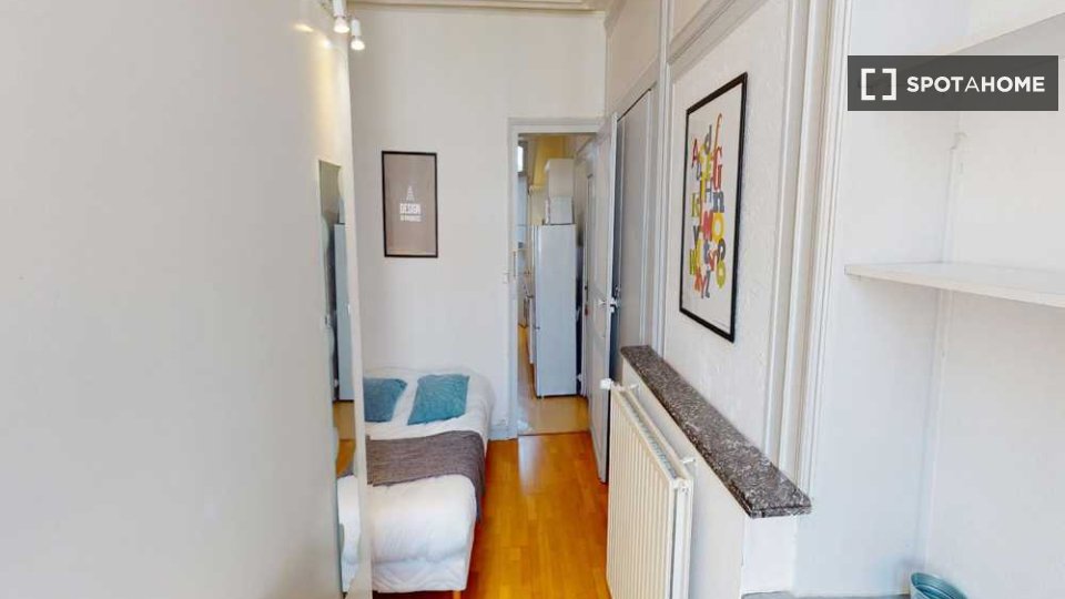 Double room Lille, 3 beds, 60m² — photo 5