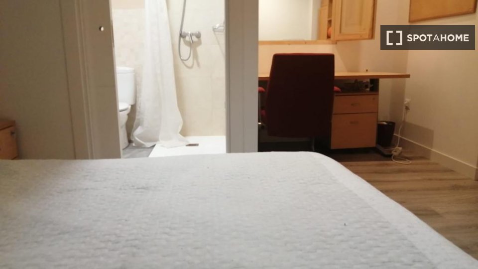 Double room Madrid, 9 beds — photo 7