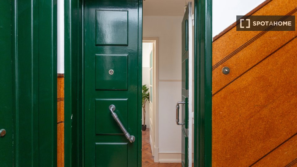 Double room Lisbon, 4 beds — photo 4