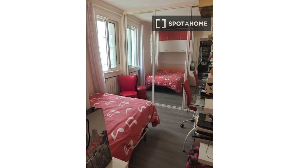 Double room Madrid, 2 beds, 80m² — photo 4