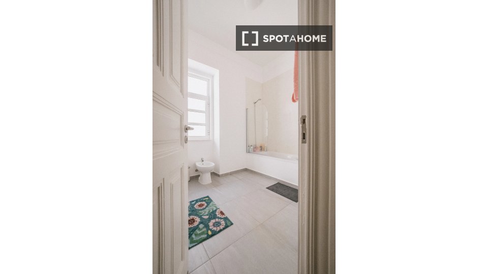 Double room Lisbon, 7 beds — photo 19