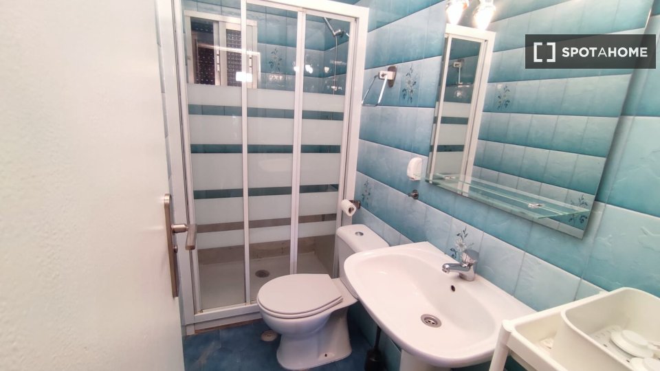 Double room Madrid, 4 beds — photo 7