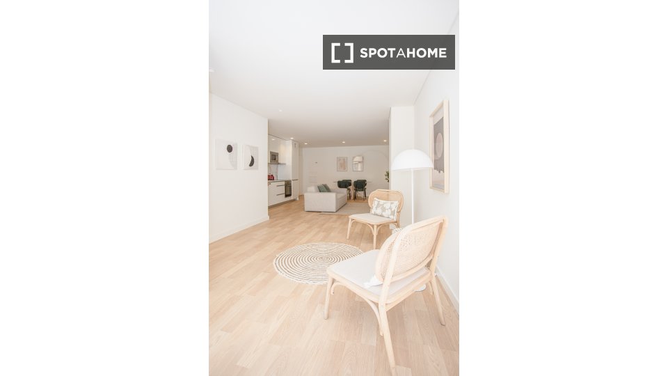 Apartment Porto, 1 bed, 74m² — photo 17