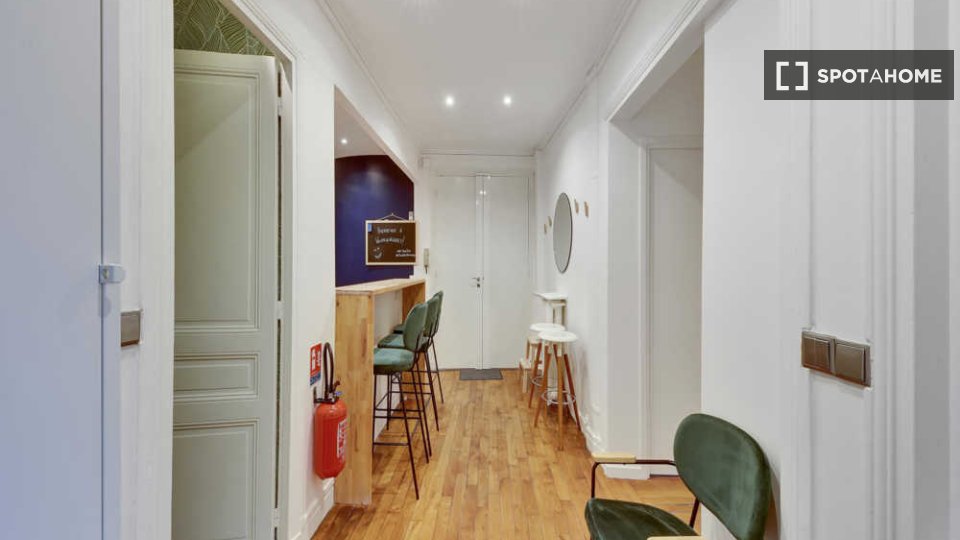 Double room Paris, 6 beds, 80m² — photo 7