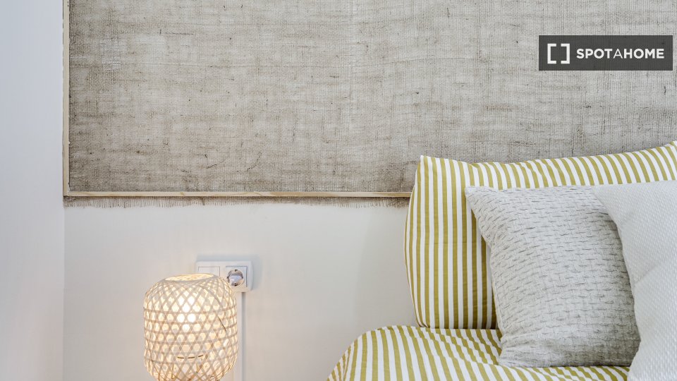 Double room Barcelona, 4 beds, 85m² — photo 34