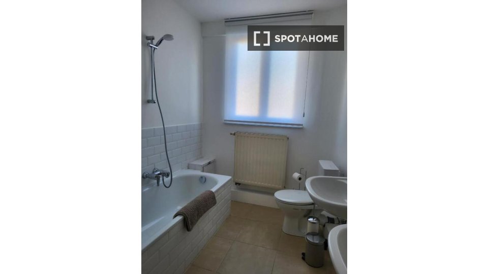 Double room Brussels, 6 beds — photo 19