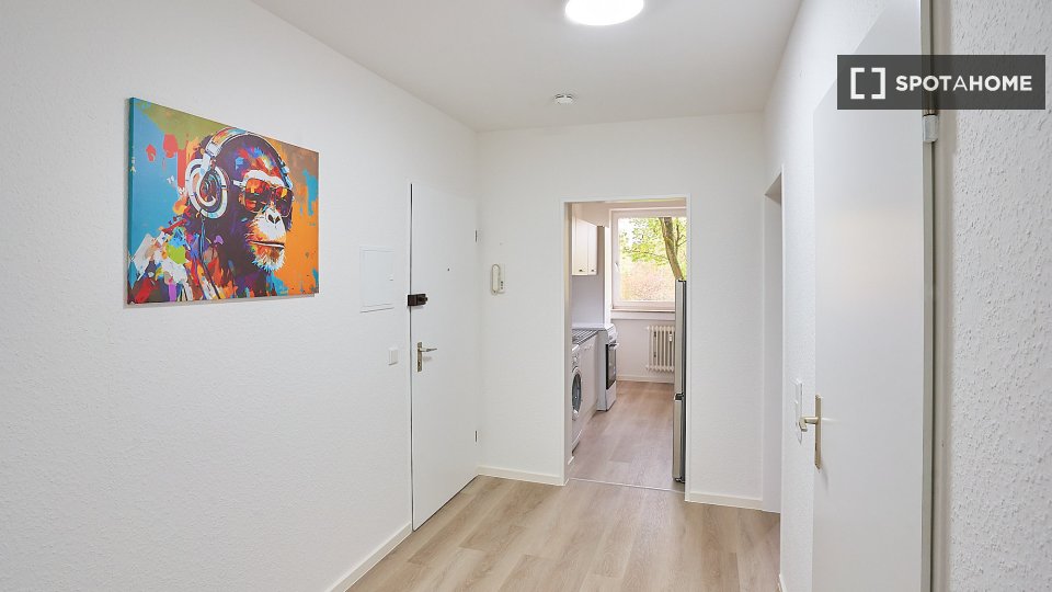 Double room Dusseldorf, 3 beds, 61m² — photo 3