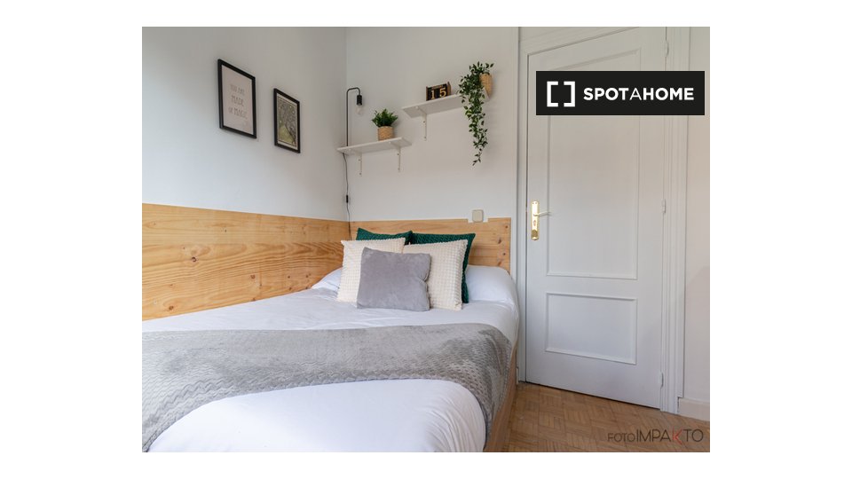 Double room Madrid, 6 beds, 207m² — photo 4