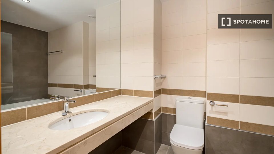 Double room Madrid, 4 beds — photo 6