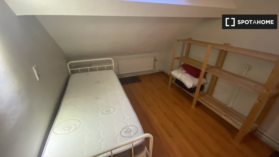 Double room Brussels, 2 beds — photo 1