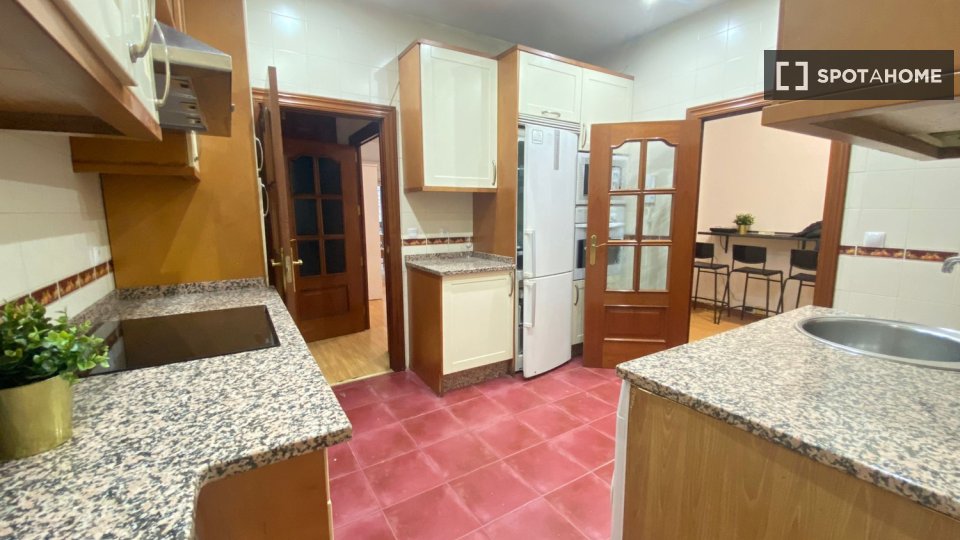 Double room Madrid, 6 beds — photo 16
