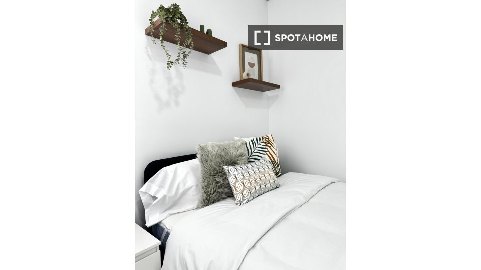 Double room Madrid, 4 beds — photo 15