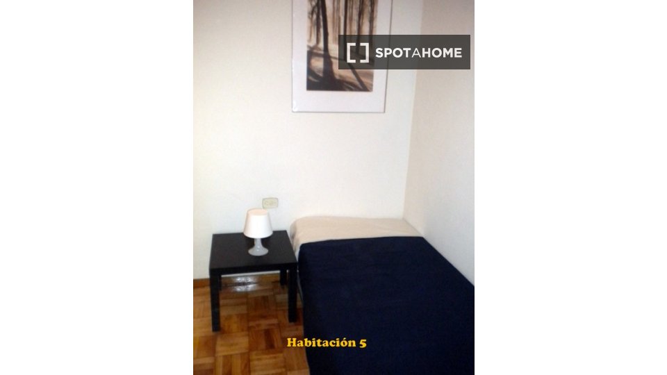 Double room Madrid, 5 beds, 120m² — photo 20