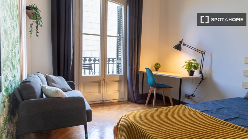 Double room Barcelona, 9 beds, 210m² — photo 18
