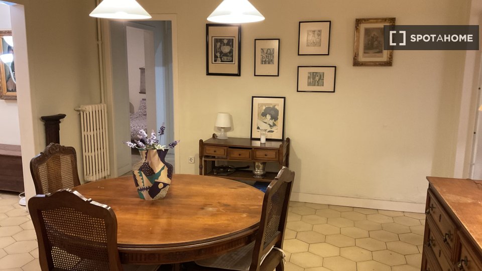 Apartment Barcelona, 3 beds, 110m² — photo 1