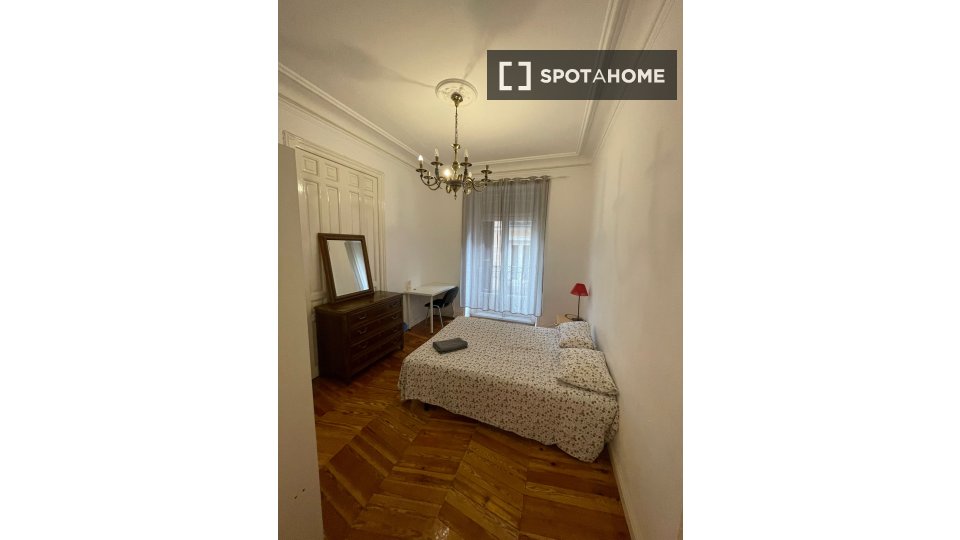 Habitación en piso compartido en alquiler en Embajadores, Madrid