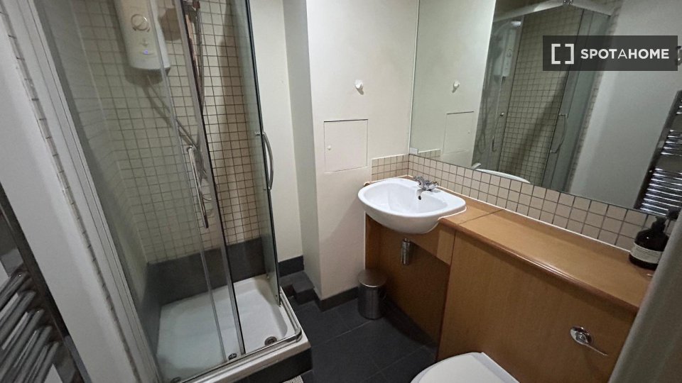 Double room London, 4 beds — photo 13