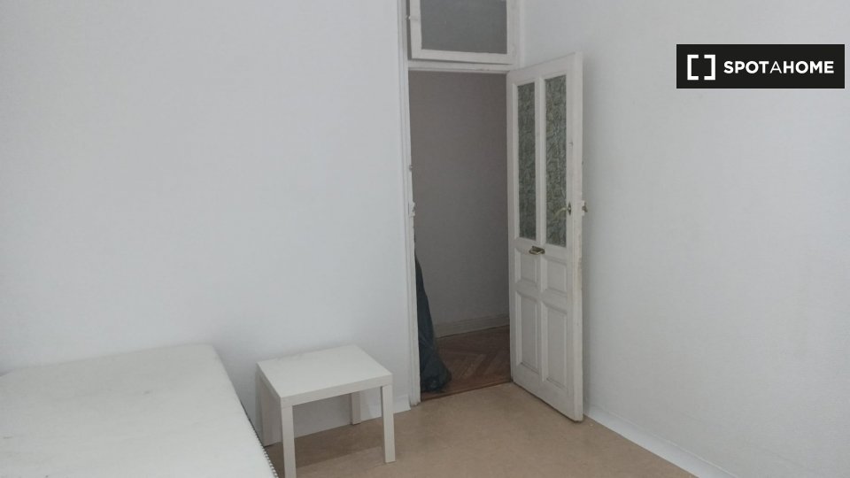 Double room Madrid, 9 beds — photo 10