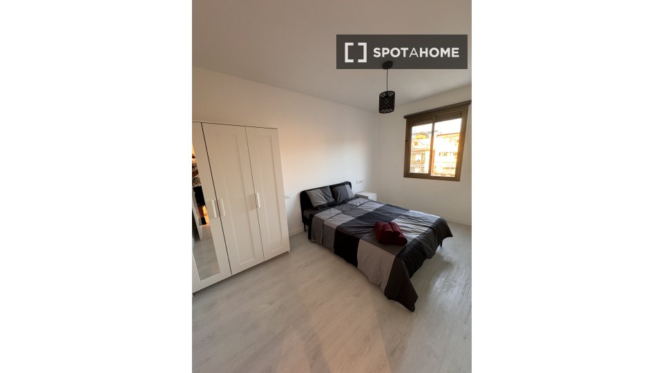 Double room Barcelona, 4 beds, 80m² — photo 6