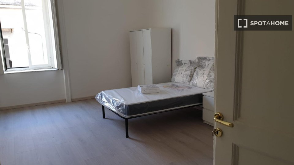 Double room Naples, 3 beds — photo 12