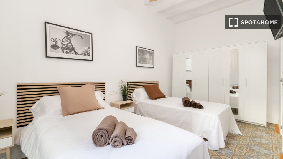 Habitación doble Barcelona, 5 habitaciones — foto 18
