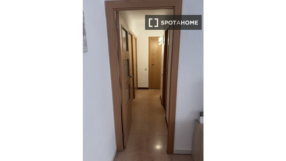 Double room Barcelona, 3 beds, 167m² — photo 3
