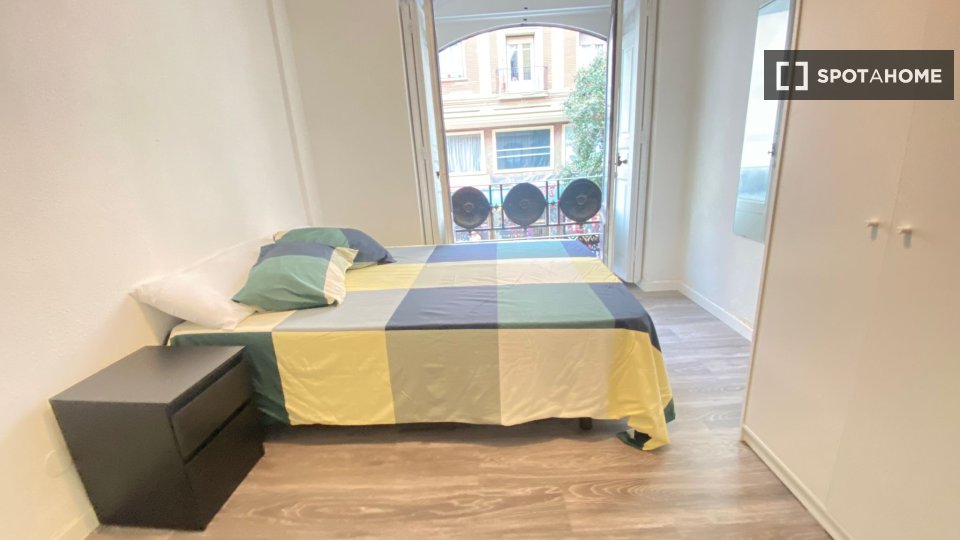 Double room Madrid, 8 beds — photo 9